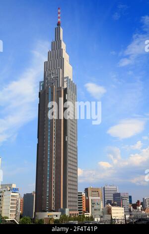 TOKIO, JAPAN - 11. MAI 2012: NTT Docomo Yoyogi Gebäude im Sendakaya Bezirk Shibuya, Tokio. Das Gebäude gehört der NTT Docomo Gruppe. Stockfoto