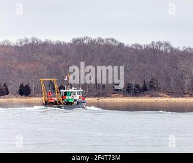 Küstenwache Boot mit Einstellung Navigationsmarkierungen Stockfoto