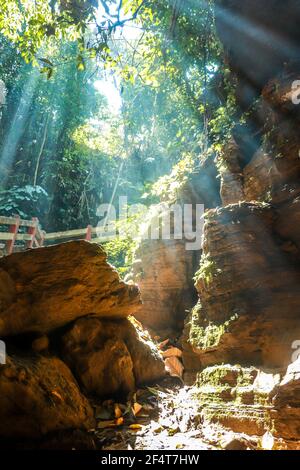 Blick auf Alutila Höhle, khagrachari. Größte geheimnisvolle Höhle in Bangladesch. Stockfoto