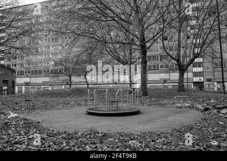 The Heygate Estate, Walworth, South London. Das Anwesen wurde 2013 abgerissen. Diese Fotos wurden kurz vor dem Abriss im Jahr 2013 aufgenommen. Stockfoto