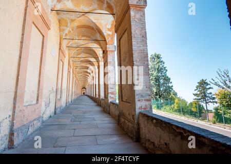 Nahaufnahme der Arkade von Porta Saragozza in Bologna Italien Stockfoto