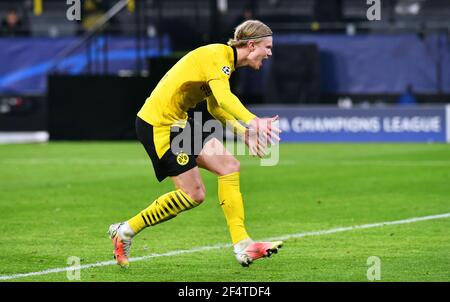 Fußball, UEFA Champions League, Männer, Saison 20/21, Bor. Dortmund gegen FC Sevilla; der Norweger Erling Haaland feiert nach dem Tor. Stockfoto