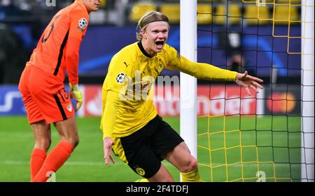 Fußball, UEFA Champions League, Männer, Saison 20/21, Bor. Dortmund gegen FC Sevilla; der Norweger Erling Haaland feiert nach dem Tor. Stockfoto