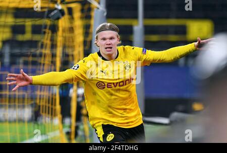 Fußball, UEFA Champions League, Männer, Saison 20/21, Bor. Dortmund gegen FC Sevilla; der Norweger Erling Haaland feiert nach dem Tor. Stockfoto