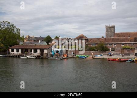 Ansichten des Flusses Frome in Wareham, Dorset in England, aufgenommen am 23. Juli 2020 Stockfoto