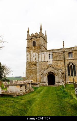 St. Wilfrid Anglikanische Pfarrkirche in Honington Village, in der Nähe von Grantham, Lincolnshire, England. Stockfoto