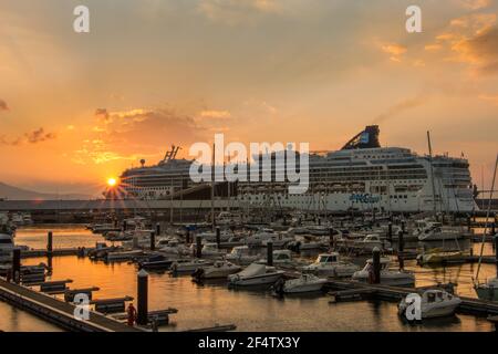 Sonnenaufgang, am Kreuzfahrttag Stockfoto