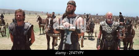 JULIAN GLOVER, SEAN BEAN und TYLER MANE in TROY (2004), Regie WOLFGANG PETERSEN. Quelle: WARNER BROS. / Album Stockfoto