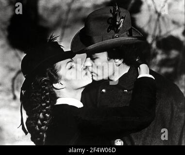 ROMY SCHNEIDER und HELMUT BERGER in LUDWIG (1972), Regie: LUCHINO VISCONTI. Kredit: M.G.M. / Album Stockfoto