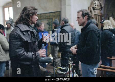 HUGH JACKMAN und STEPHEN SOMMERS in VAN HELSING (2004), Regie STEPHEN SOMMERS. Kredit: UNIVERSAL / MASI, FRANK / Album Stockfoto