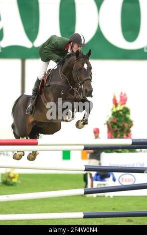 Kanada 1, Spruce Meadows Juni 2002, Raymond Texel (USA) Reiten Lexikon Stockfoto