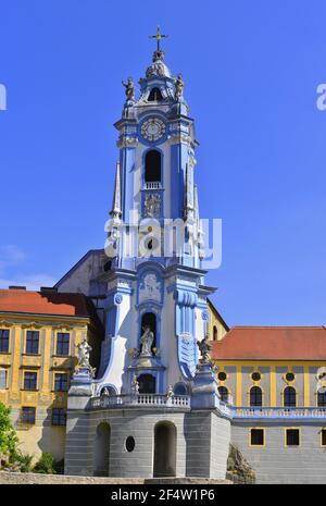 Der Glockenturm der Abtei Durnstein in der Wachau Niederösterreich Stockfoto