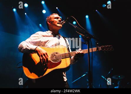 David Gray im Konzert im Shepherds Bush Empire in London, Großbritannien. 2nd. August 2000 Stockfoto