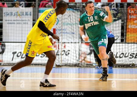 HANDBALL - FRANZÖSISCHE MEISTERSCHAFT D1 2009/2010 - TOULOUSE (FRA) - 26/03/2010 - FOTO : JEAN FRANCOIS MOLLIERE / DPPITOULOUSE / NIMES - GUILLAUME SAURINA / NIMES Stockfoto