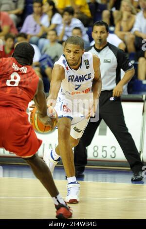 BASKETBALL - FIBA-WELTMEISTERSCHAFT 2010 - IZMIR (TUR) - GRUPPE D - TAG 3 - 31/08/2010 - FOTO : JEAN FRANCOIS MOLLIERE / DPPI - FRANKREICH V KANADA - NICOLAS BATUM (FRA) Stockfoto