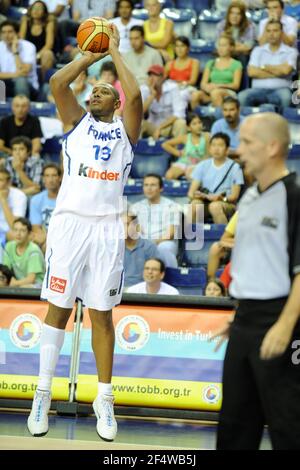 BASKETBALL - FIBA-WELTMEISTERSCHAFT 2010 - IZMIR (TUR) - GRUPPE D - TAG 3 - 31/08/2010 - FOTO : JEAN FRANCOIS MOLLIERE / DPPI - FRANKREICH V KANADA - BORIS DIAW (FRA) Stockfoto