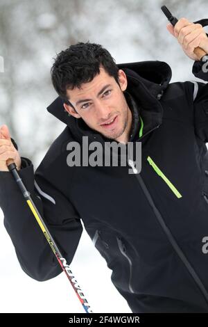 MISCS - FEATURE KILIAN JORNET (ESP) - 12/01/2011 - FOTO : JEAN-MARC MOUCHET / DPPI - DOPPELSIEGER DER ULTRA TOUR DU MONT BLANC 2008 UND 2009 (TRAILRUNNING) - SIEGER DER PIERRA MENTA 2008 UND 2010 - WELTMEISTER 2010 ALPINISMUS SKIFAHREN Stockfoto