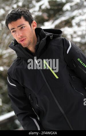 MISCS - FEATURE KILIAN JORNET (ESP) - 12/01/2011 - FOTO : JEAN-MARC MOUCHET / DPPI - DOPPELSIEGER DER ULTRA TOUR DU MONT BLANC 2008 UND 2009 (TRAILRUNNING) - SIEGER DER PIERRA MENTA 2008 UND 2010 - WELTMEISTER 2010 ALPINISMUS SKIFAHREN Stockfoto