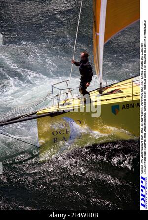 SEGELN - VOLVO OCEAN RACE 2005-2006 - IN-PORT RACE 2 - KAPSTADT (RSA) - 26/12/2005 - FOTO : JON NASH / DPPI ABN AMRO ONE (NED) / SKIPPER : MIKE SANDERSON (NZL) / SIEGER DES IN-PORT-RENNENS MIT EINEM 6 MN VORSPRUNG AUF EINE 3 STUNDEN 30 MN REGATTA ! Stockfoto