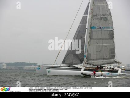 SEGELN - GRANDS RECORDS - YOKOHAMA (JAP) NACH SAN FRANCISCO (USA) - YOKOHAMA START - 29/05/2006 - FOTO : KAORU SOEHATA / CAP GEMINI SCHNEIDER ELECTRIC / DPPI GERONIMO / SKIPPER : OLIVIER DE KERSAUSON (FRA) Stockfoto