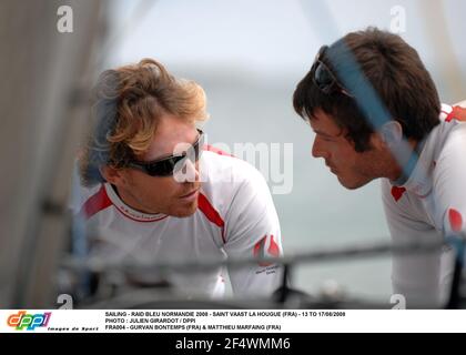 SEGELN - RAID BLEU NORMANDIE 2008 - SAINT VAAST LA HOUGUE (FRA) - 13 BIS 17/08/2008 FOTO : JULIEN GIRARDOT / DPPI FRA004 - GURVAN BONTEMPS (FRA) & MATTHIEU MARFAING (FRA) Stockfoto