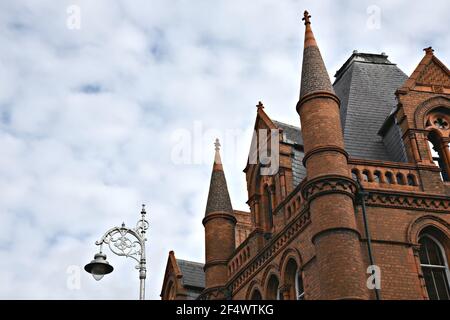 Alte Backsteingebäude im georgianischen Stil an der Grafton Street in Dublin, Irland. Stockfoto