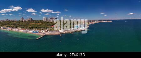 Luftpanorama Küste von Lanjeron in Odessa Ukraine. Drohnenaufnahmen, Sommerzeit, Tageslicht. Stockfoto