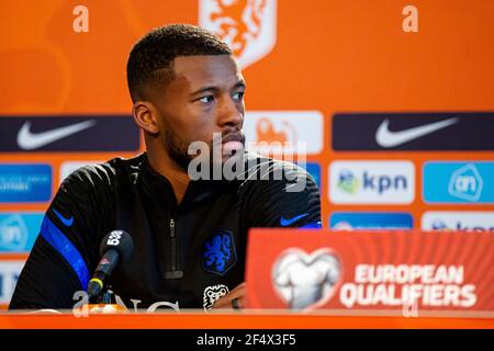 ZEIST, NIEDERLANDE - MÄRZ 23: Georginio Wijnaldum der Niederlande während der Pressekonferenz und Ausbildung der niederländischen Fußballnationalmannschaft beim KNVB C Stockfoto