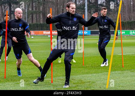 ZEIST, NIEDERLANDE - MÄRZ 23: Davy Klaassen aus den Niederlanden, Daley Blind aus den Niederlanden während der Pressekonferenz und Ausbildung der niederländischen Nati Stockfoto