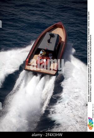 SEGELN - SUPERYACHT CUP ULYSSE NARDIN 2007 - PALMA DE MALLORCA (ESP) - 16 BIS 19/06/2007 - FOTO : KOS / DPPI SUPERYACHT WALLY / 'LUNCH BOAT' FÜR VIP'S, UM DIE SEGELYACHTEN ZU BEOBACHTEN Stockfoto