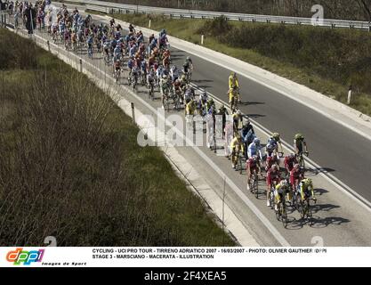 RADFAHREN - UCI PRO TOUR - TIRRENO ADRIATICO 2007 - 16/03/2007 - FOTO: OLIVIER GAUTHIER /DPPI STAGE 3 - MARSCIANO - MACERATA - ILLUSTRATION Stockfoto