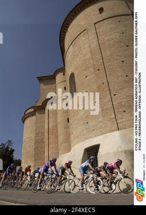 RADFAHREN - UCI PRO TOUR - TIRRENO ADRIATICO 2007 - 17/03/2007 - FOTO: OLIVIER GAUTHIER /DPPI ETAPPE 4 - PIEVEBOVIGLIANA - OFFAGNA - ILLUSTRATION Stockfoto