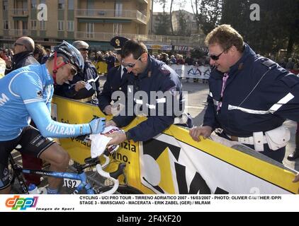 RADFAHREN - UCI PRO TOUR - TIRRENO ADRIATICO 2007 - 16/03/2007 - FOTO: OLIVIER GAUTHIER /DPPI STAGE 3 - MARSCIANO - MACERATA - ERIK ZABEL (GER) / MILRAM Stockfoto