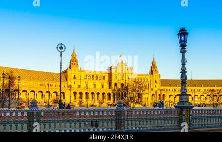 Spanische Schritte am Ende des Tages, in Sevilla, Andalusien, Spanien Stockfoto