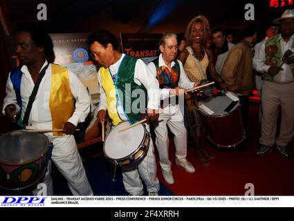 SEGELN - TRANSAT JACQUES VABRE 2005 - PRESSEKONFERENZ - PHENIX JUNIOR CIRCUS - PARIS (FRA) - 06/10/2005 - FOTO : OLIVIER GAUTHIER / DPPI Stockfoto