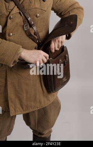 Männlicher Schauspieler in Form eines Offiziers des Major der Roten Armee während des Zweiten Weltkriegs Stockfoto