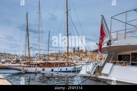 Vittoriosa von der Marina in Senglea auf der Insel aus gesehen Von Malta Stockfoto