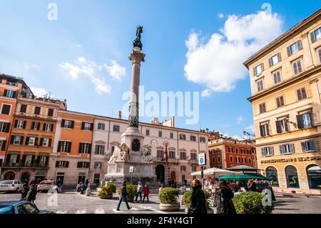 Säule der Unbefleckten Empfängnis auf der Piazza di Spagna in Rom, Latium, Italien Stockfoto