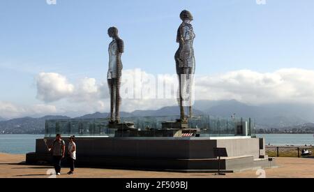 'Ali and Nino' modernistische Freiluft-Skulptur im Costalpark, Batumi, Georgia Stockfoto