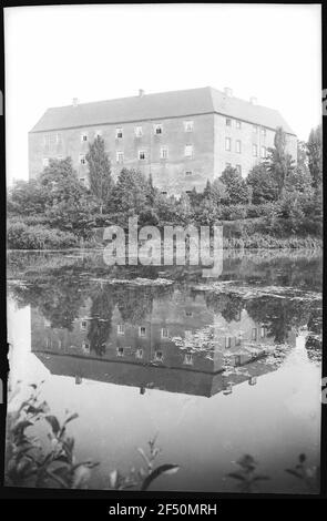 Frohburg. Schloss und Teich Stockfoto