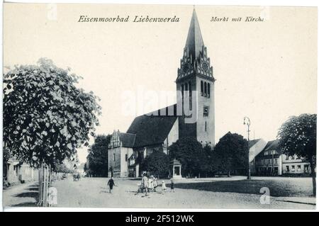 Markt mit Kirche Liebenwerda. Markt mit Kirche Stockfoto