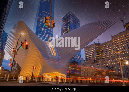 Blick auf die Oculus Architektur Details in Lower Manhattan bei Sonnenuntergang. Stockfoto