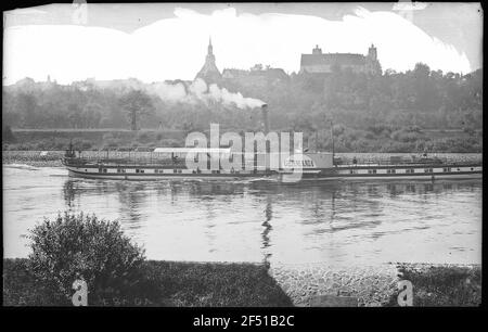 Strehla. Schloss und Elbe mit Dampfer Germania Stockfoto