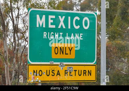 San Diego, Kalifornien. März 2021, 23rd. Einfahrt nach Mexiko am 23. März 2021 beim US-Zoll- und Grenzschutz in San Diego, CA. Kredit: Dee Cee Carter/Media Punch/Alamy Live Nachrichten Stockfoto