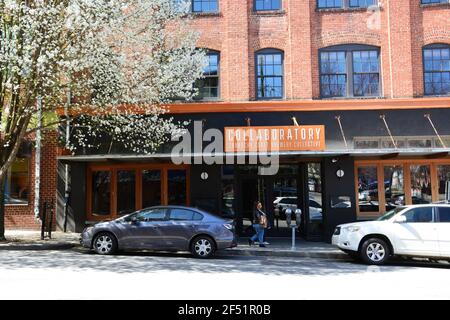 Das Einkaufsviertel an der Lexington Avenue in Asheville, North Carolina. Stockfoto