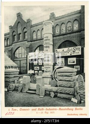 1. Tone Cement Lime Industry Exhibition Berlin. 1.Ton Zement Kalk Industrieausstellung Stockfoto