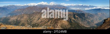 Panoramablick auf himalaya-Bereich von Pikey Peak - Trek Von Jiri Bazar zum Everest-Basislager - Nepal Stockfoto