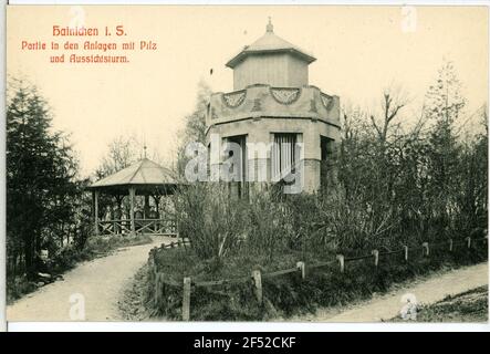 Ausrüstung mit Pilz und Aussichtsturm Hainichen. Ausrüstung mit Pilzen und Aussichtsturm Stockfoto