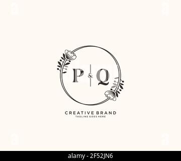 PQ Buchstaben handgezeichnet feminine und florale botanische Logo geeignet für Spa Salon Haut Haar Schönheit Boutique und Kosmetik Unternehmen. Stock Vektor