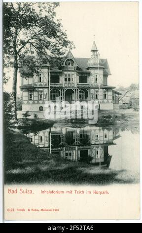 Inhalium mit Teich im Kurpark Bad Sulza. Inhalium mit Teich im Kurpark Stockfoto